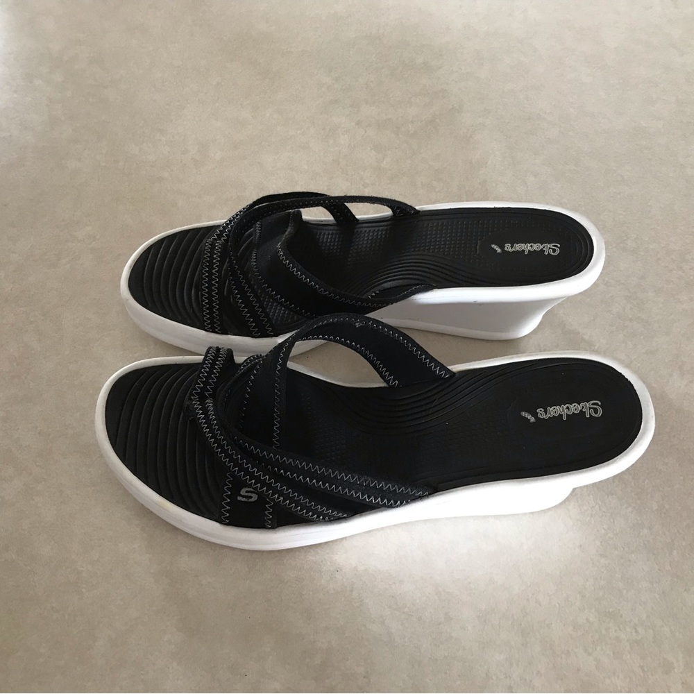 Sketchers sandals ladies size 10 1/2 - 11